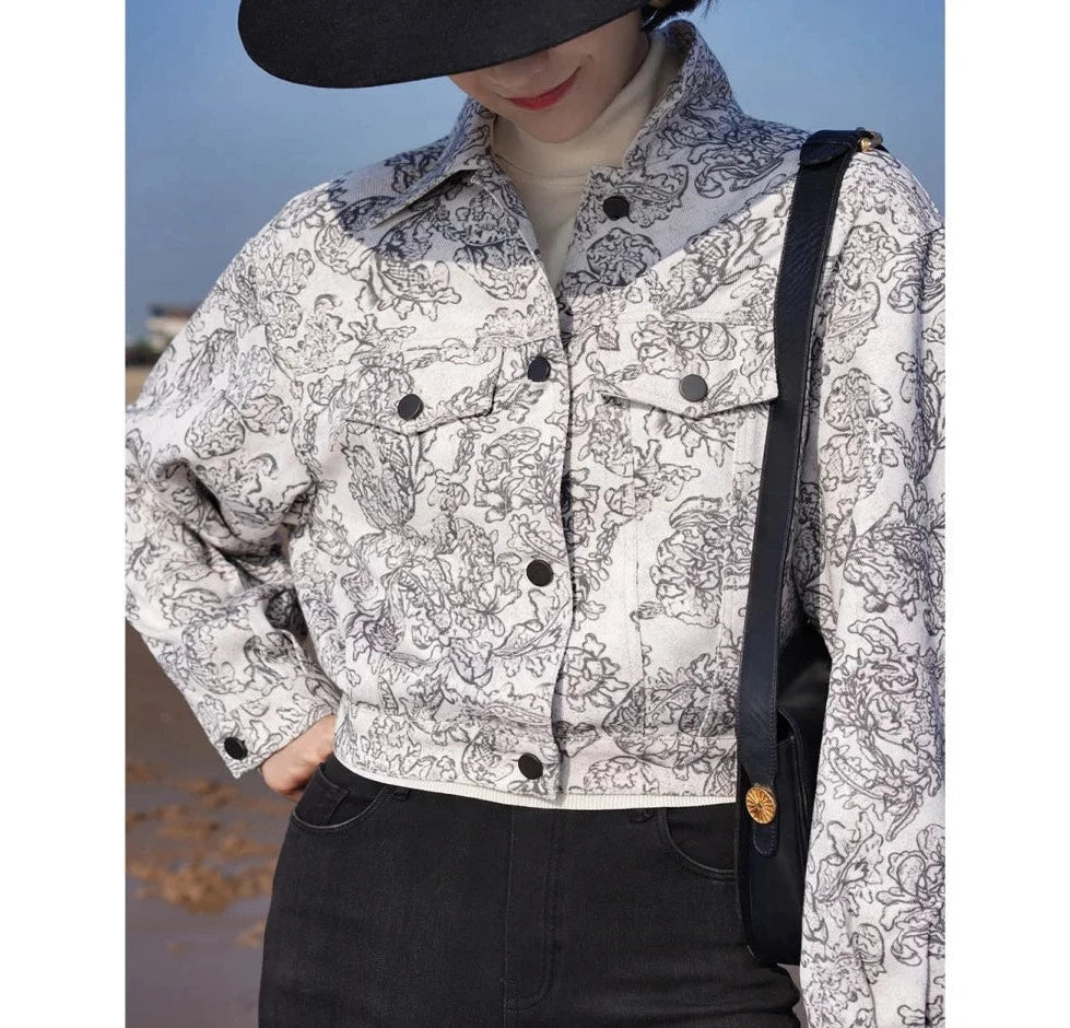 Monochrome plant pattern short jacket