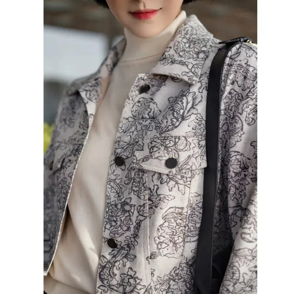 Monochrome plant pattern short jacket