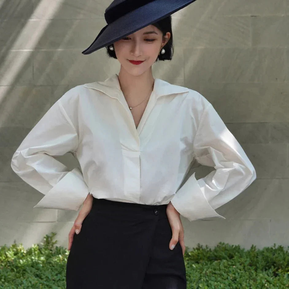 Parisienne modern sharp blouse